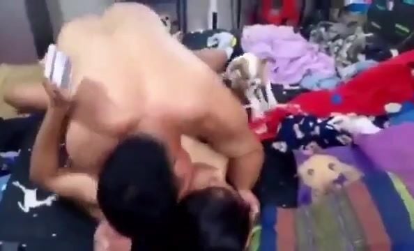 Ông cậu nứng cặc muốn đụ dụ dỗ đứa cháu họ 16 cho đụ cậu sẽ mua điện thoại mới cho.